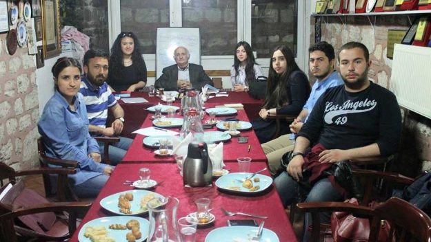 11210443_813591215377424_919329579623941013_n